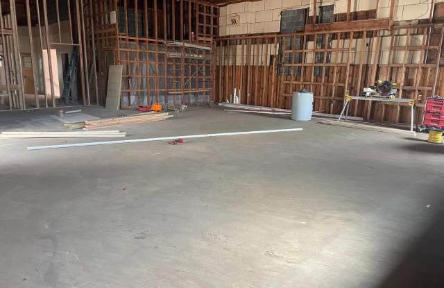 201 BROADWAY Gallery 4