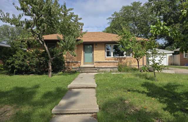 3340 Hillside Street Gallery 1