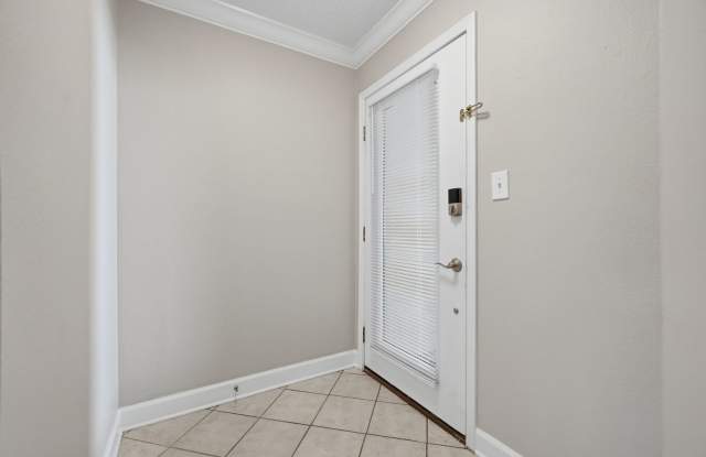 Ground-Floor Condo with Gorgeous Lake Views! Gallery 4