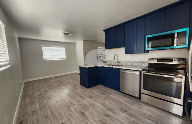 BEAUTIFULLY UPDATED 3-BEDROOM HOME IN PHOENIX – FRESH PAINT & UPDATED KITCHEN! Gallery 4