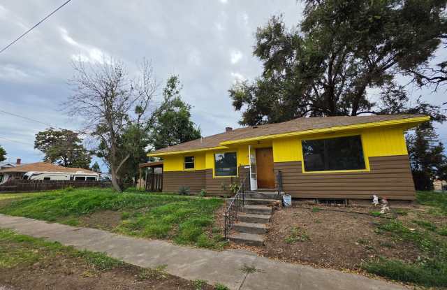 House with basement - Pets On Approval Gallery 1