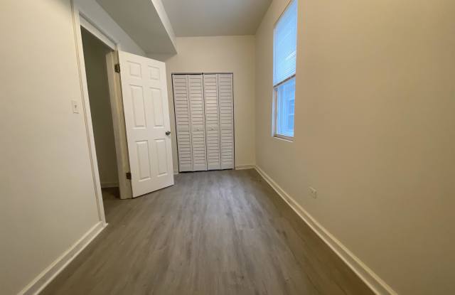 4450 South Wood Street - 2 R Gallery 3
