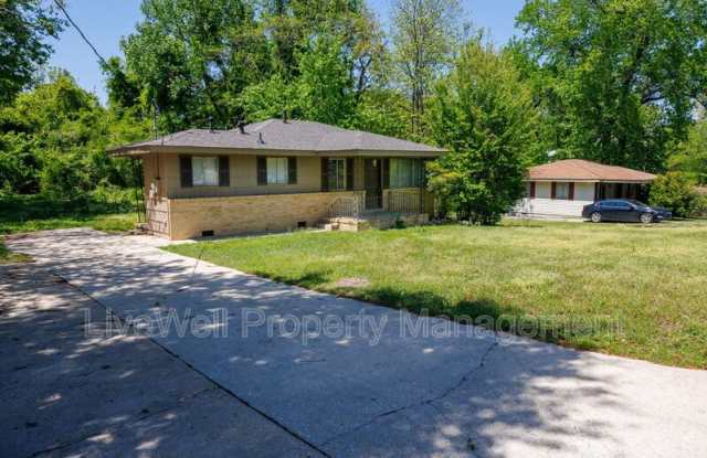 2332 2nd Pl NE photos photos