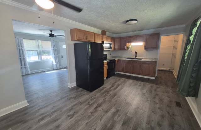 New Listing!!! Gallery 3