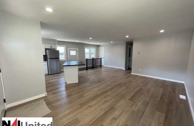 Three bed, one and a half bath home for rent Gallery 4