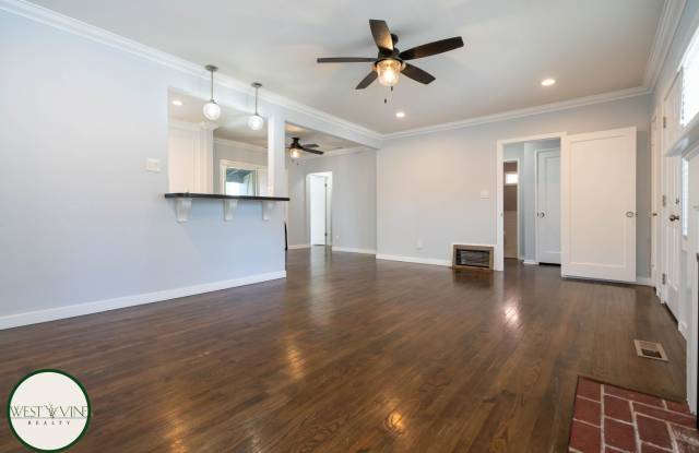Gorgeous Single Story Home w/ Expansive Backyard Gallery 4