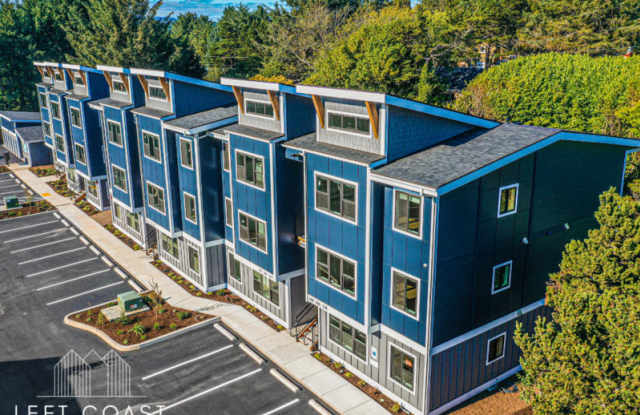 686 SE Hwy 101 - 208 - 686 Southeast Highway 101, Lincoln City, OR 97367