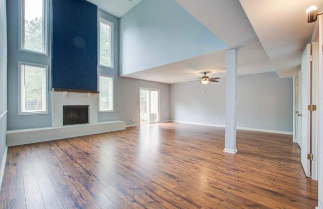 1506 Ventura Place Gallery 1