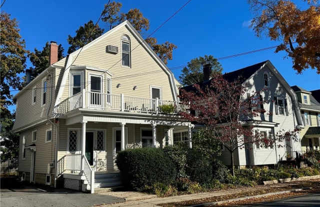214 Rochambeau Avenue Gallery 4