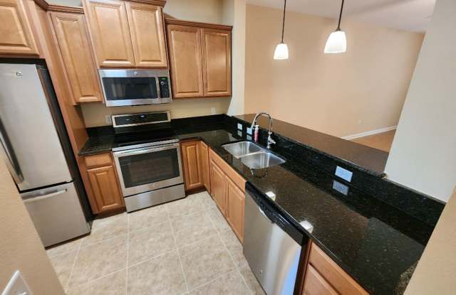 Beautiful 2/2 Bouchelle Condo with private garage photos photos