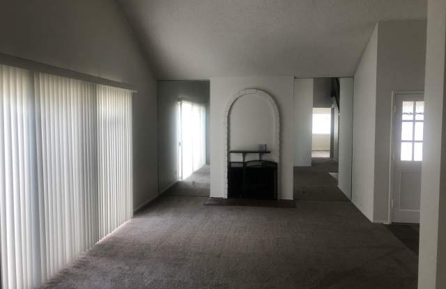 22741 La Vina Drive Gallery 2