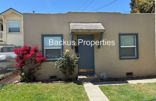 Newly renovated two bedroom cottage in South Salinas photos photos