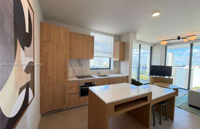 11 NE 6th unit 1714 (A11951086) photos photos