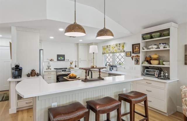 1304 SANTA ROSA Court Gallery 2