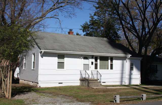 104 N Cedar Avenue - Move in this month! - 104 North Cedar Avenue, Highland Springs, VA 23075