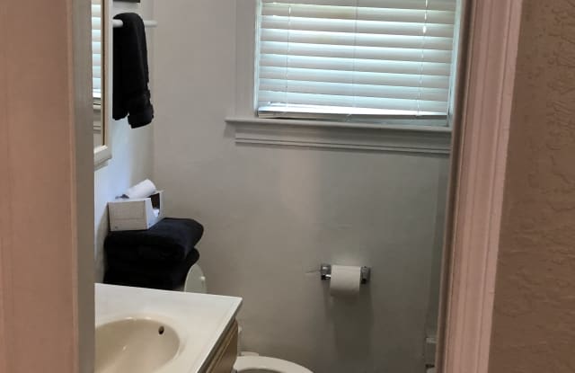 135 W 5th St - 135 West 5th Street, Jacksonville, FL 32206