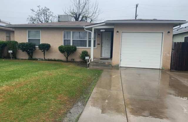 1225 Bank St. -House - 1225 Bank Street, Bakersfield, CA 93304