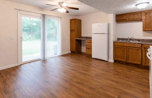 Arbor Pointe Townhomes Gallery 3