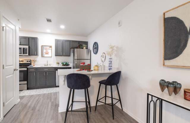 Frisco Apartments on Walnut Gallery 3
