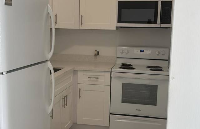 1055 W 77th St - 1055 West 77th Street, Hialeah, FL 33014