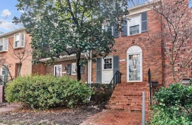 7611 Tiverton Dr - 7611 Tiverton Drive, West Springfield, VA 22152