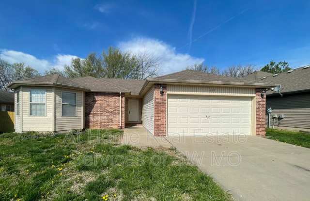 629 S Casa Grande - 629 South Casa Grande Avenue, Springfield, MO 65802