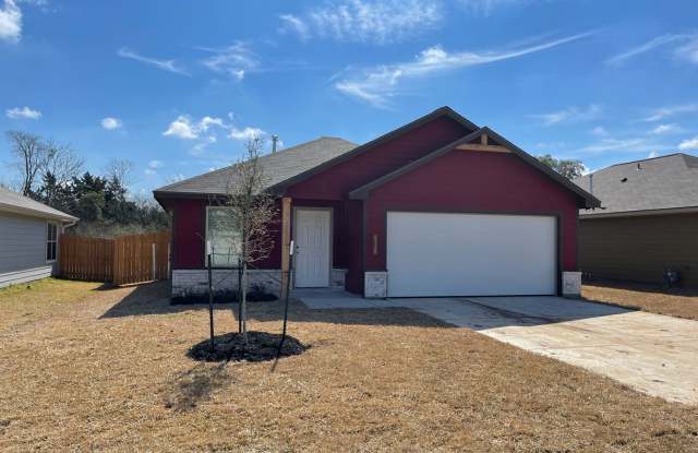 Bryan -3 bedroom / 2 bath / 2 car garage / Large fenced in back yard. photos photos