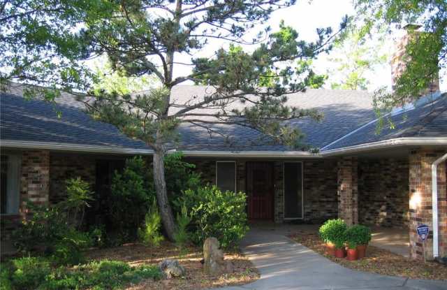 6325 Glenbrook Ct Court - 6325 Glenbrook Court, Oklahoma City, OK 73118