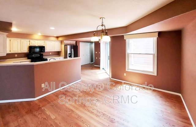 6568 Foxdale Circle Gallery 3