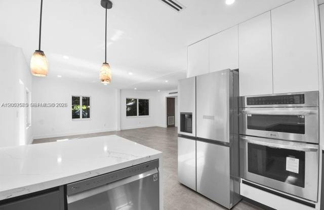 7902 SW 67th Avenue 0, South Miami, FL 33143 - 4517 photos photos
