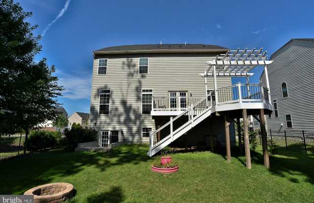 7655 HAMELIN LANE Gallery 4