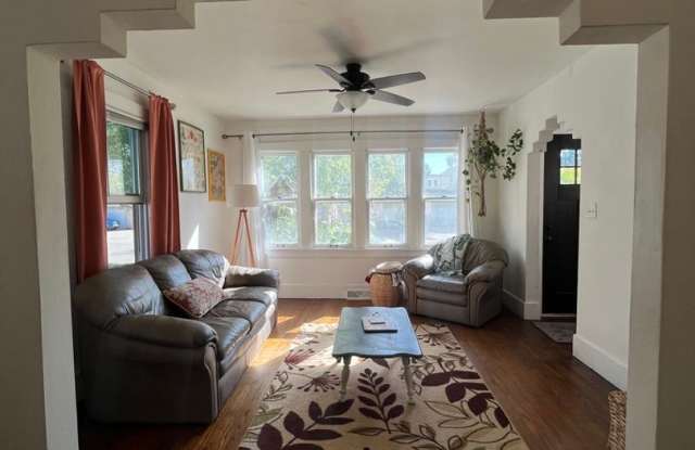 Three Bedroom House in La Crosse photos photos