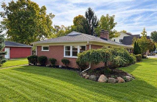 46176 Custer Avenue Gallery 2