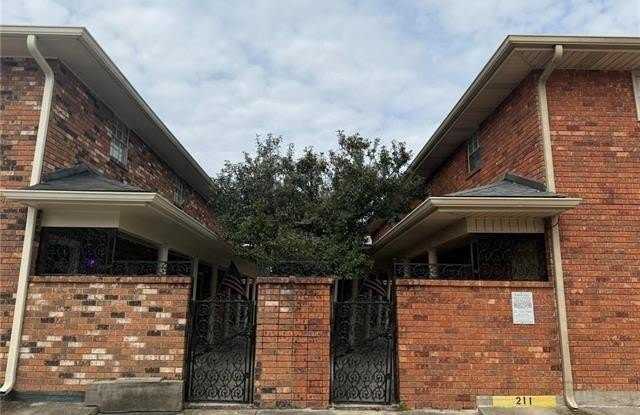 213 W ESPLANADE Avenue photos photos