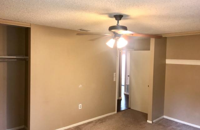 Cozy 2/1 located in New Territories - 8034 Big Bend, San Antonio, TX 78250