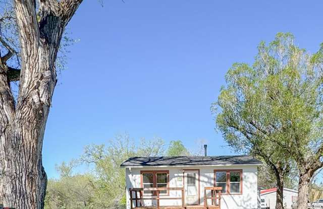 PET FRIENDLY 3 BED/ 2 BATH WITH GARAGE - 2056 Frackleton Street, Sheridan, WY 82801