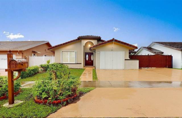 14261 SW 24th St photos photos