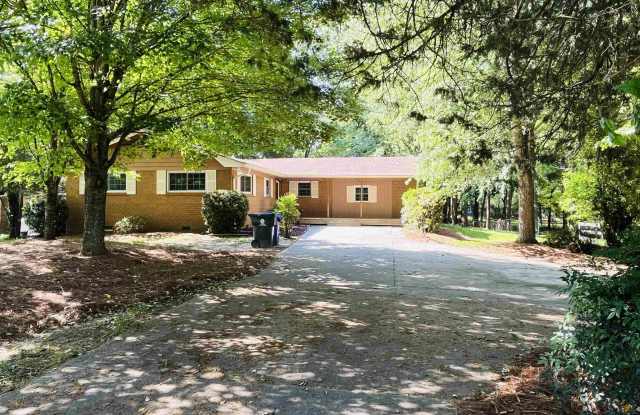340 Bates - 340 Bates Avenue, Fayetteville, GA 30215