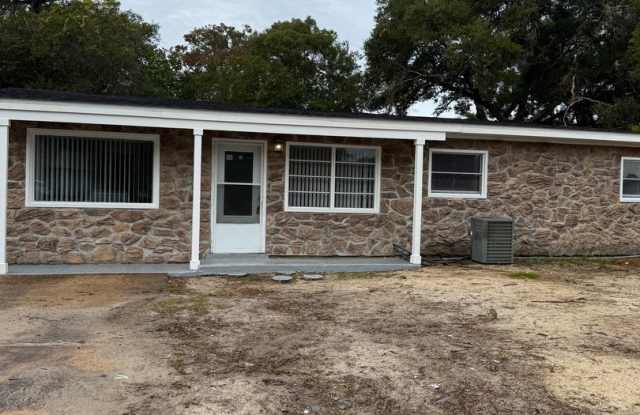 *  Home 3-Bedroom 1-Bath Fort Walton Beach - Near Wright Fire Department Gallery 3