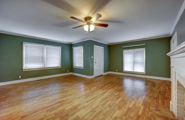 Freshly Updated 3 Bedroom House photos photos