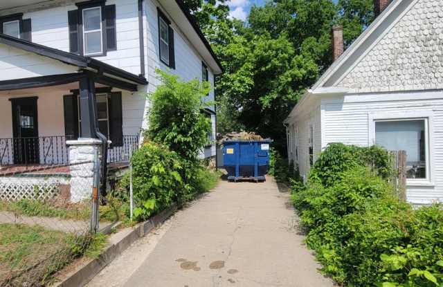 Single family home in KC - Vouchers Accepted! Gallery 4