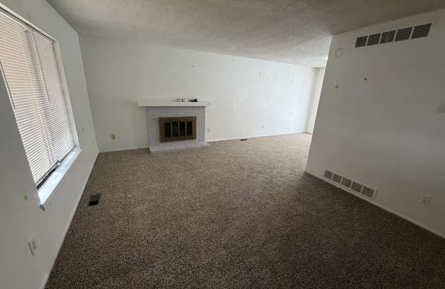 16747 E MANSFIELD CIR Gallery 2