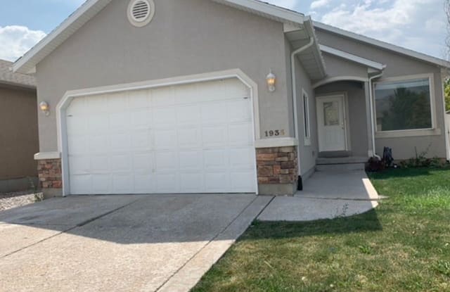 1935 W 2250 N - 1935 West 2250 North, Lehi, UT 84043