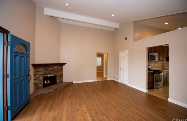 27651 Soltero Gallery 4