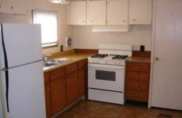 3012 Dennis NE Ct Gallery 4