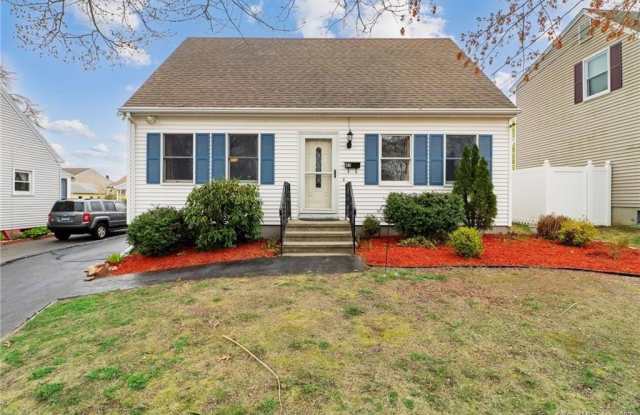 43 West Elderkin Avenue - 43 West Elderkin Avenue, Groton, CT 06340
