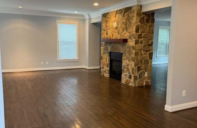 8612 RIDGE Road Gallery 3