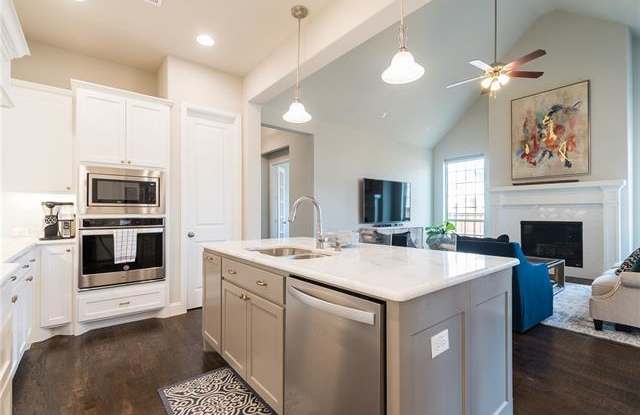 6812 Marina Circle Gallery 4