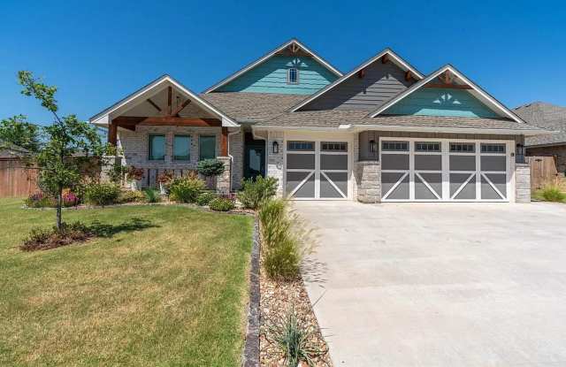 Stunning 3BD/2.5BTH Home in Mustang photos photos