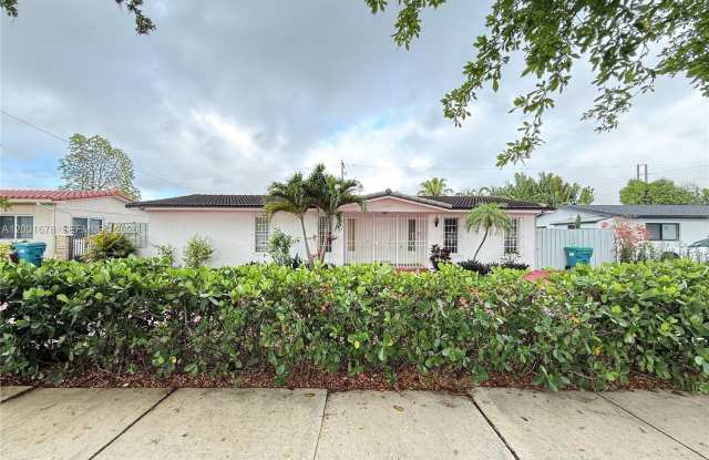 1220 SW 78th Ave photos photos